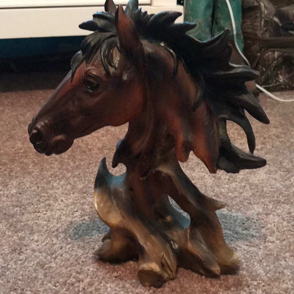 Horse head decor
